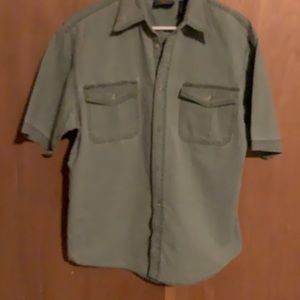 Men’s short sleeve button down